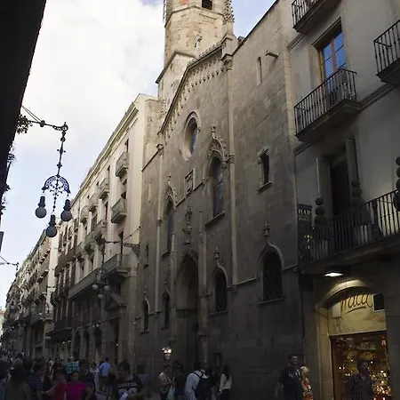 En Ferran By The Streets 아파트 *